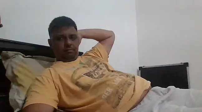 Snapshot of jemes21in chatting on March 21, 8:40 pm jemes21in online show from March 21, 8:40 pm