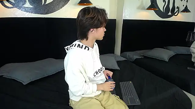 CollinStone online show from February 12, 8:40 pm