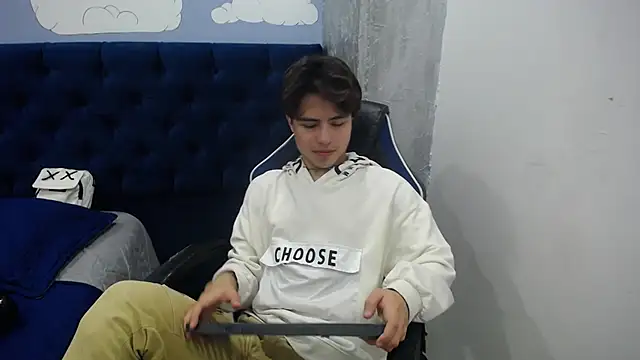 CollinStone online show from February 20, 8:14 pm