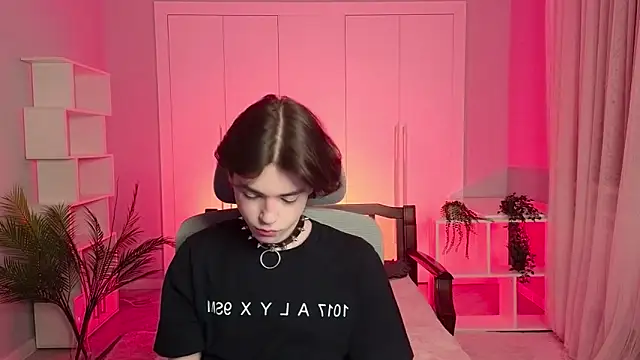 b0y fantasy online show from January 29, 4:30 pm