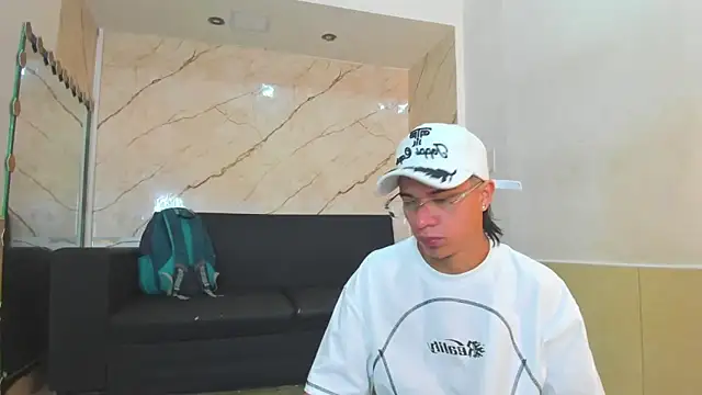 Snapshot of anyelo_waller chatting on October 11, 12:31 pm anyelo waller online show from October 11, 12:31 pm