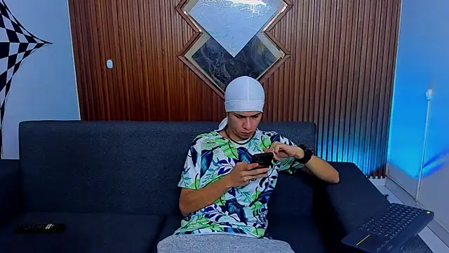 Snapshot of anyelo_waller chatting on January 10, 11:54 am anyelo waller online show from January 10, 11:54 am