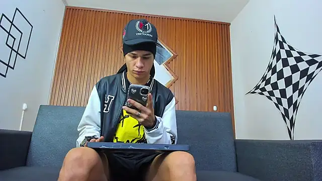 Snapshot of anyelo_waller chatting on January 19, 12:07 pm anyelo waller online show from January 19, 12:07 pm