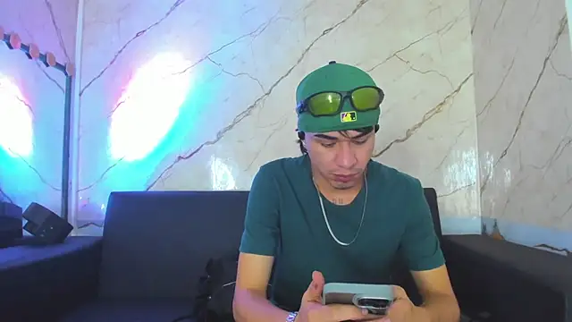 Snapshot of anyelo_waller chatting on October 8, 11:58 am anyelo waller online show from October 8, 11:58 am