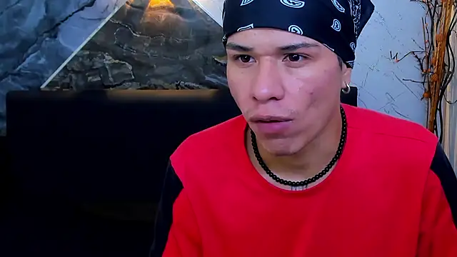 Snapshot of anyelo_waller chatting on December 29, 8:26 pm anyelo waller online show from December 29, 8:26 pm