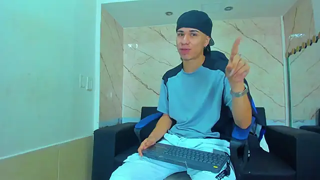 Snapshot of anyelo_waller chatting on September 26, 12:47 pm anyelo waller online show from September 26, 12:47 pm