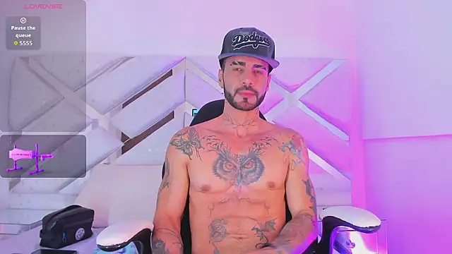 Lancelot Benwick online show from February 15, 1:12 am