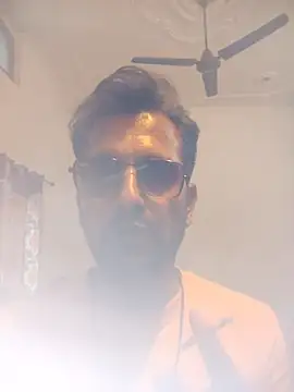 MAGNETICDADDY8 online show from October 31, 8:40 am