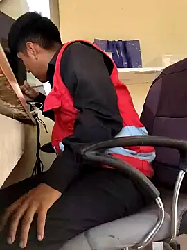 Snapshot of securityhot chatting on January 19, 6:53 pm securityhot online show from January 19, 6:53 pm