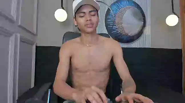 adam piarse01 online show from January 11, 6:35 am