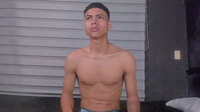 adam piarse01 online show from March 11, 11:48 pm