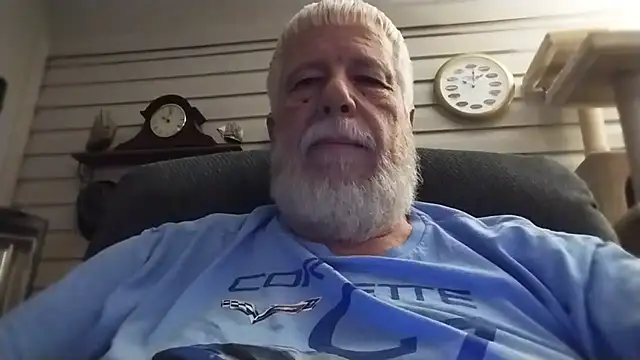 Buzzintx online show from May 19, 3:02 am