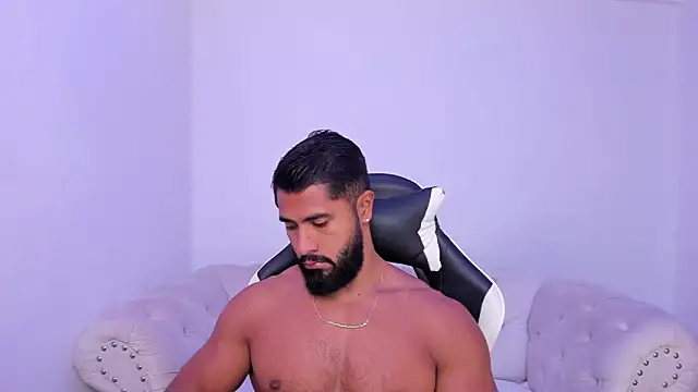 Santiago huntt online show from December 15, 1:30 pm