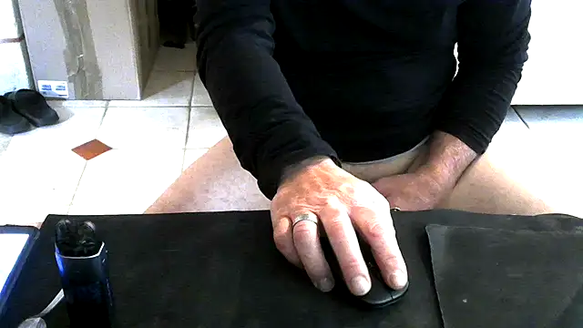 aigledauphin online show from October 9, 11:15 am