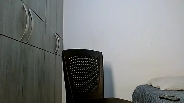 Snapshot of lonelydick2002 chatting on October 29, 10:29 am lonelydick2002 online show from October 29, 10:29 am