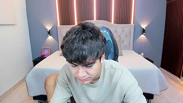 Tommy18   online show from February 3, 3:26 am