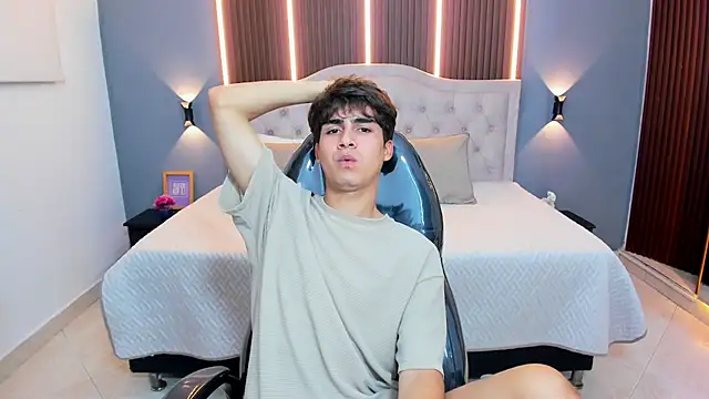 Tommy18   online show from February 3, 6:22 am