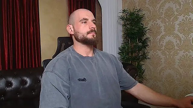 AdamJamesonn online show from March 19, 6:24 am