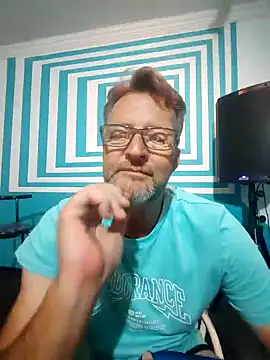 Snapshot of itsmeyes69 chatting on February 5, 9:18 pm itsmeyes69 online show from February 5, 9:18 pm