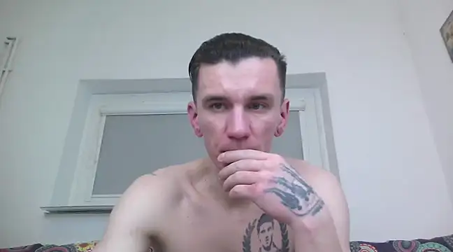 NathanNate0410 online show from February 12, 10:37 pm