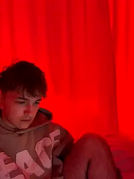 zbpilkarze18 online show from November 10, 3:33 am