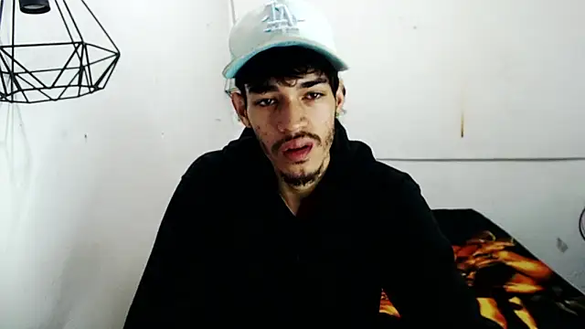 Snapshot of Alejandro_bigdick_x chatting on January 14, 8:09 am Alejandro bigdick x online show from January 14, 8:09 am