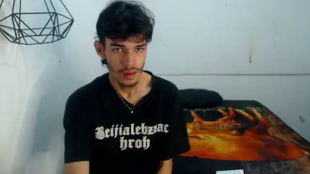 Snapshot of Alejandro_bigdick_x chatting on January 13, 5:55 am Alejandro bigdick x online show from January 13, 5:55 am