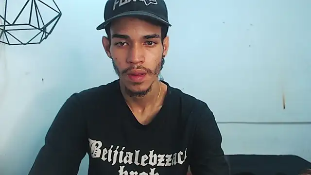 Snapshot of Alejandro_bigdick_x chatting on January 10, 4:54 am Alejandro bigdick x online show from January 10, 4:54 am