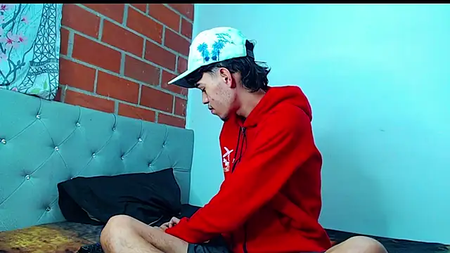 Snapshot of Alejandro_bigdick_x chatting on February 23, 6:44 am Alejandro bigdick x online show from February 23, 6:44 am