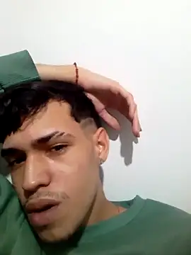 Snapshot of Alejandro_bigdick_x chatting on March 14, 6:10 am Alejandro bigdick x online show from March 14, 6:10 am