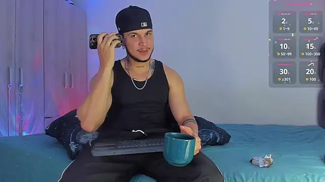 austinoficial online show from November 16, 11:29 pm