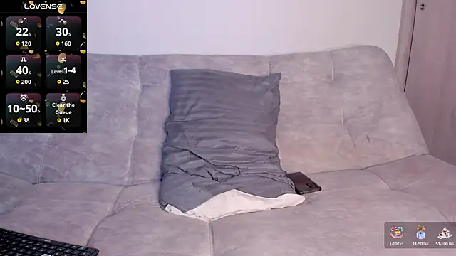 arturguy00 online show from October 11, 10:36 pm