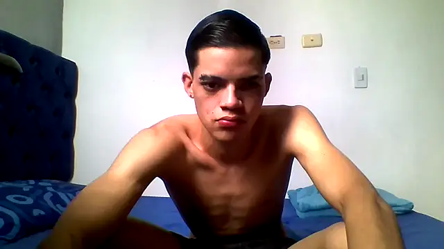 Latinos 2001 online show from June 1, 4:07 pm