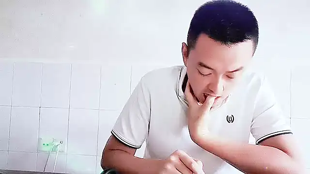 Snapshot of swg176 chatting on September 26, 9:29 am swg176 online show from September 26, 9:29 am