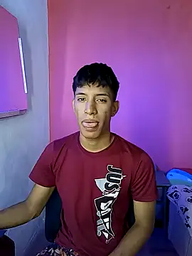 Snapshot of matteo_rivas chatting on March 8, 4:05 pm matteo rivas online show from March 8, 4:05 pm