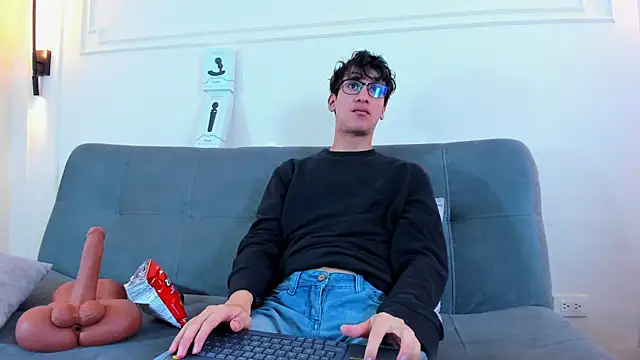 Cum hunters online show from December 14, 3:13 am