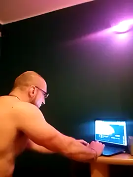 bobbuilder77pl online show from February 25, 2:03 am