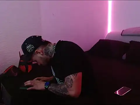 Lliam 2 online show from January 18, 2:51 am