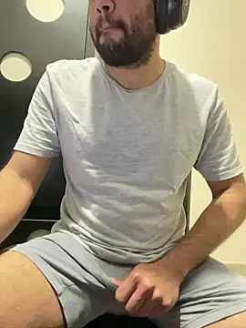 miguelale31 online show from January 18, 9:45 am