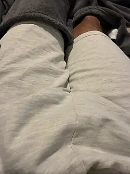 miguelale31 online show from April 11, 9:40 pm