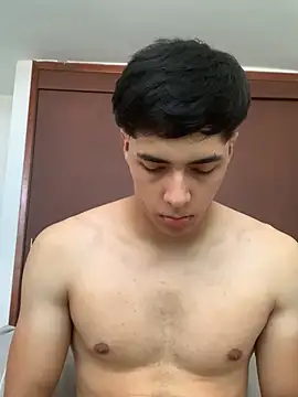 Snapshot of max_ryderr chatting on February 5, 9:18 pm max ryderr online show from February 5, 9:18 pm