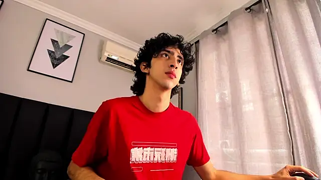 Alezzandro  online show from March 6, 1:57 pm