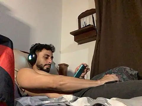 Nooneisthis online show from April 8, 6:24 am