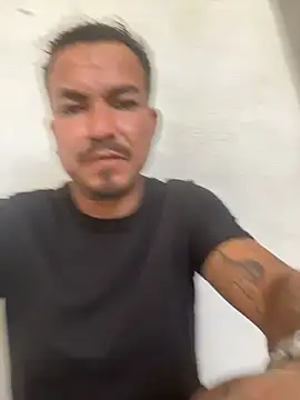 paullliliu online show from May 2, 11:51 pm