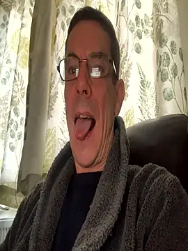 Kenhornu online show from October 27, 11:45 am