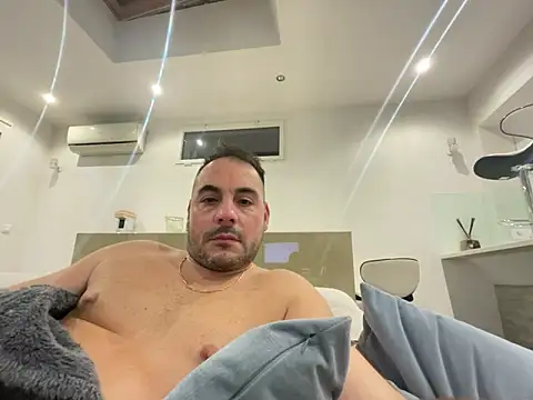 justeqqun online show from November 16, 4:53 pm