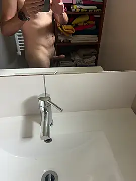 yannusgir33 online show from April 30, 11:17 am