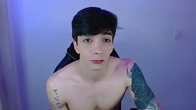 H3ll B0I online show from April 4, 4:53 am