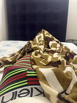 jhonnes  online show from March 13, 4:05 am