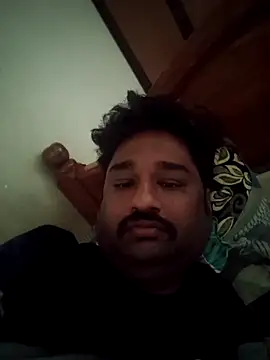 Snapshot of mathavan2006 chatting on October 13, 1:33 am mathavan2006 online show from October 13, 1:33 am